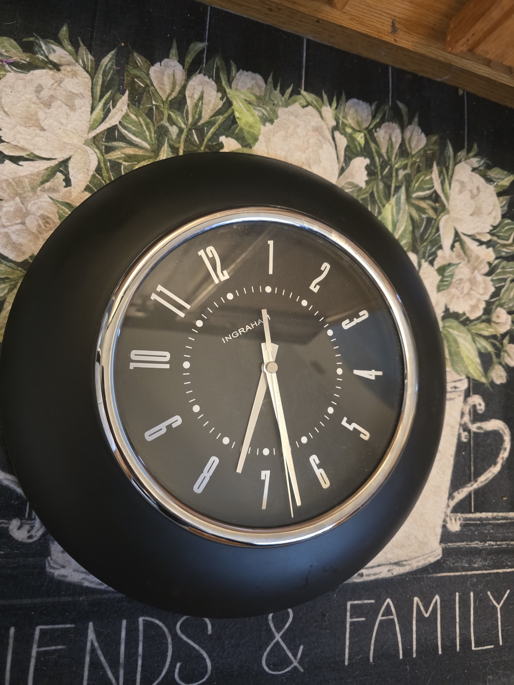Black Wall Clock - Classic Round Home Wall Decor